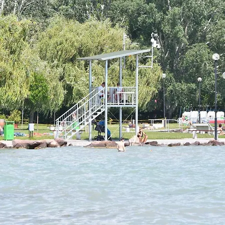 Strandi * Balatonalmádi
